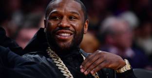 Мейуедър е бил нападнат в Лондон