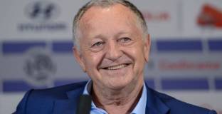 Президентът на Лион намали заплатата си с 30%