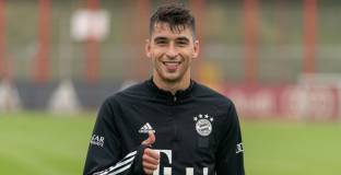  Лийдс може да подпише с халф на Байерн Мюнхен 