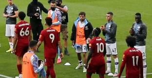 Фабрегас: Ливърпул играе добре, отчитайки тридневните празненства