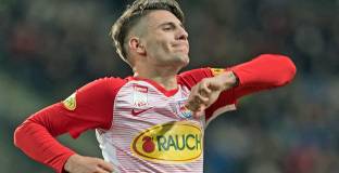 Нюкасъл се интересува от Собослай