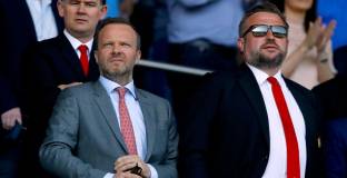 Ричард Арнолд е фаворит да замени Удуърд