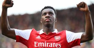 Нкетиа подписва нов договор за легендарен номер