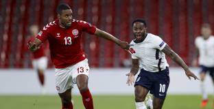 Дания и Англия със скучно реми (видео)