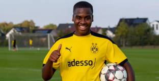 Борусия Дортмунд подписа с крило на Ман Сити