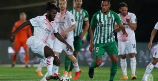 Късмет при дузпите прати Милан в групите на Лига Европа