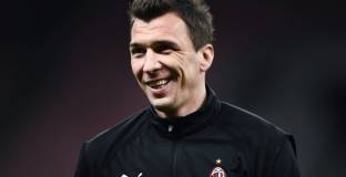 Манджукич се отказа от мартенската си заплата