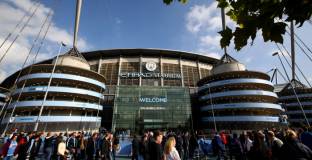 Отложиха Сити - Уест Хем заради силен вятър