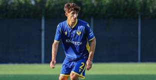 Защитник на Верона попадна в реанимацията 