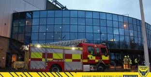 Пожар прекрати мач в Англия