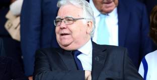  Кенрайт претърпя операция за отстраняване на тумор 