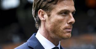 Фулъм се раздели с Паркър 