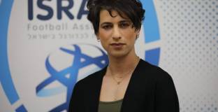  УЕФА подкрепи първия транссексуален съдия