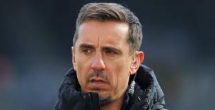 Невил се присъедини към критиките към Арсенал 