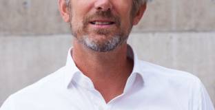  Ван дер Сар е в болница заради мозъчен кръвоизлив