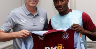 Муса Диаби стана играч на Астън Вила