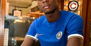 Челси привлече 19-годишен халф 