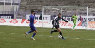 Етър взе първия мач срещу Локо Пловдив, съдийска грешка беляза мача