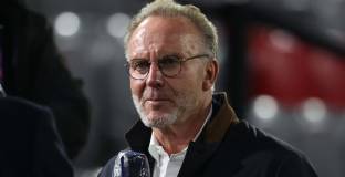 Румениге: Барселона преживява трудни времена