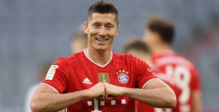 Кан: Левандовски пише история в Байерн 