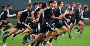 Ювентус обяви, че няма заразени