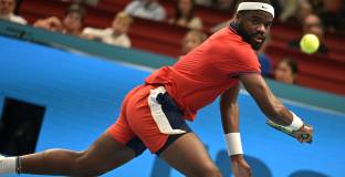 Тиафо с победа в 1-я кръг на 