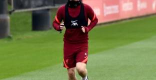 Елиът поднови тренировки