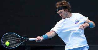 Рубльов уверено се класира за 3-я кръг