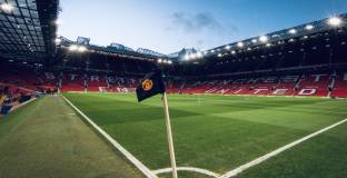  Играчите на Ман Юнайтед ще играят с траурни ленти