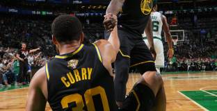  43 точки на Къри помогнаха на Голдън Стейт да изравни 