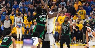 Голдън Стейт поведе в серията