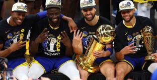  Голдън Стейт Уориърс е шампион на НБА 