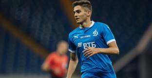 Челси ще се върне за Захарян през януари 