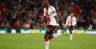   Челси предложил 50 млн. за халф на Саутхемптън 