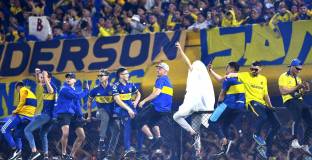 Прекратиха мач на Бока Хуниорс заради действия на полицията 