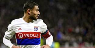 Наставникът на Олимпик Лион допуска продажба на Фекир