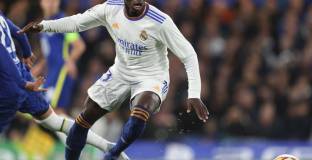 Менди аут за два месеца