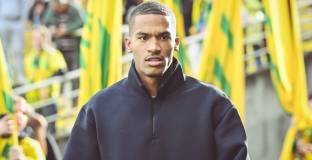  Вратарят на Нант посвети равенството на съотборник, чиято дъщеря почина