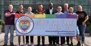 Сити пусна серия фланелки в подкрепа на ЛГБТ-обществото