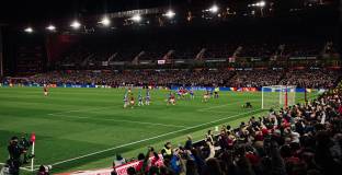 Нотингам Форест с първа победа при Дайк