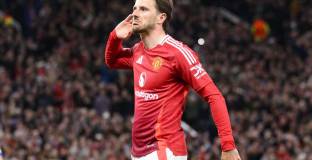 Арестуваха фена, обидил Маунт