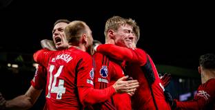 Snapdragon може да стане спонсор на новия стадион на Ман Юнайтед