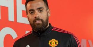  Ман Юнайтед подписа с 35-годишния Хъдълстоун 