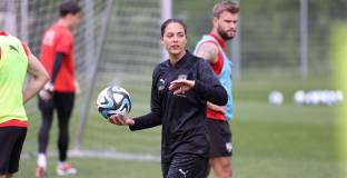 Жена стана старши-треньор на мъжки отбор