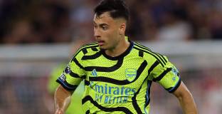 Арсенал с победа в Нотингам