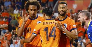 Нидерландия - Босна и Херцеговина 5:2 