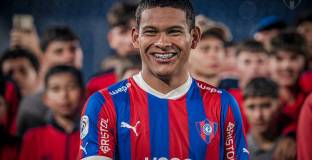 Ман Юнайтед подписа договор със 17-годишен парагваец