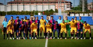 Флик дебютира (неофициално) начело на Барса с победа