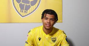 Оксфорд нае нападател на Тотнъм 