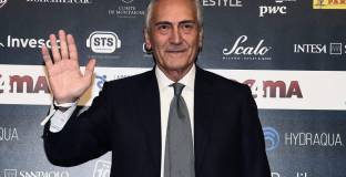  В Италия искат пълно отваряне на стадионите